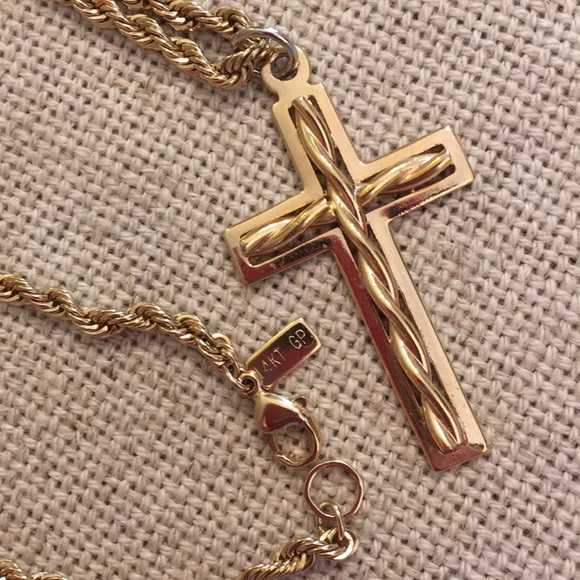 14kt Gold Plated Diamond Cut Rope Chain & Cross - Picture 12 of 16
